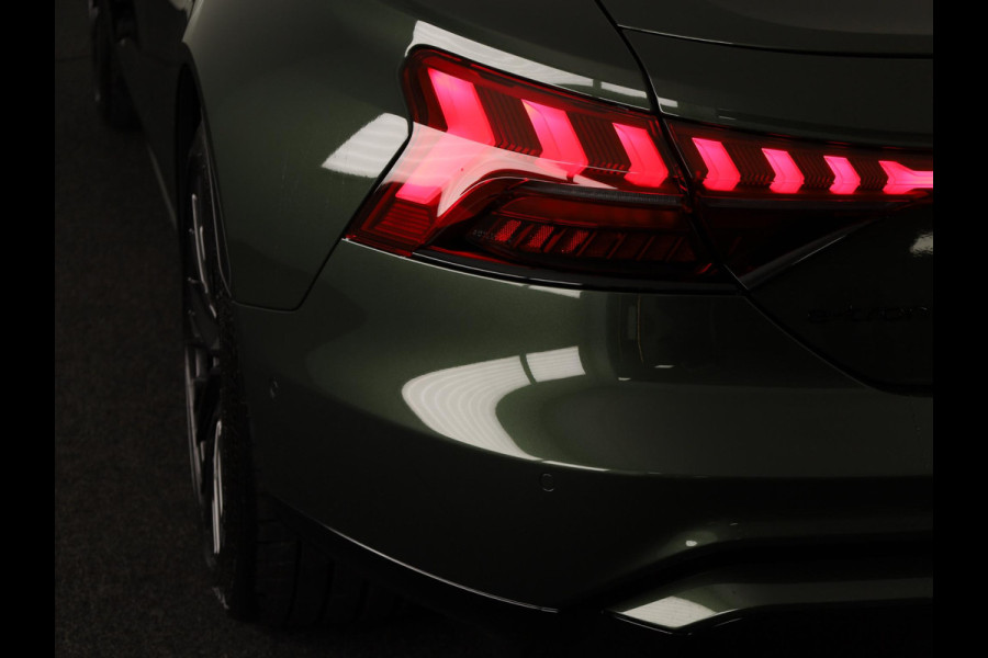 Audi e-tron GT e-tron GT 504pk | Private lease vanaf € 1.584,- per maand |  B&O | Lederen bekleding | Elektrische verstelbare voorstoelen met geheugen | Panoramadak | Audi Exclusive kleur