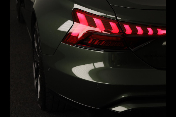 Audi e-tron GT e-tron GT 504pk | Private lease vanaf € 1.584,- per maand |  B&O | Lederen bekleding | Elektrische verstelbare voorstoelen met geheugen | Panoramadak | Audi Exclusive kleur