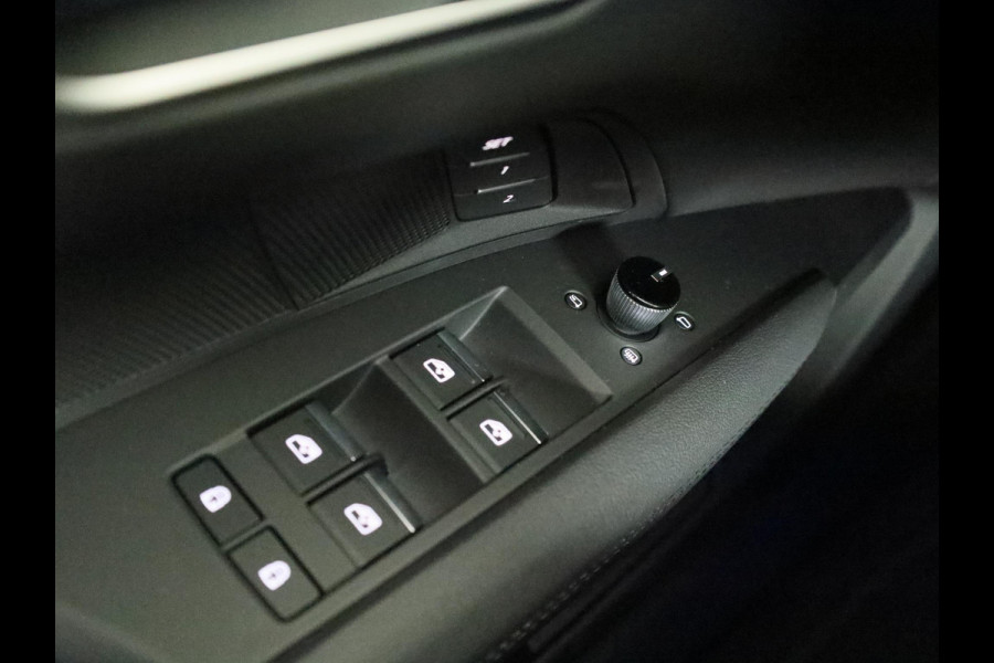 Audi e-tron GT e-tron GT 504pk | Private lease vanaf € 1.584,- per maand |  B&O | Lederen bekleding | Elektrische verstelbare voorstoelen met geheugen | Panoramadak | Audi Exclusive kleur