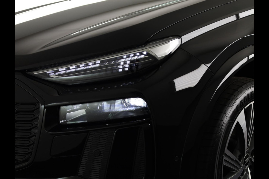 Audi Q6 e-tron S edition performance 100 kWh 306 pk | SOH 99,50% | Verlengde garantie | Navigatie | Warmetepomp | Panoramadak | Trekhaak (wegklapbaar) | Lederen bekleding | B&O Soundsystem | Rondomzicht camera | Head-up display | S-Line |