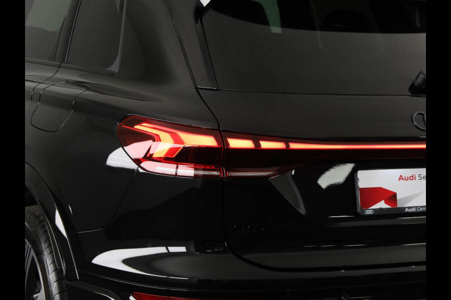 Audi Q6 e-tron S edition performance 100 kWh 306 pk | SOH 99,50% | Verlengde garantie | Navigatie | Warmetepomp | Panoramadak | Trekhaak (wegklapbaar) | Lederen bekleding | B&O Soundsystem | Rondomzicht camera | Head-up display | S-Line |