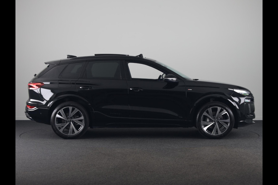 Audi Q6 e-tron S edition performance 100 kWh 306 pk | SOH 99,50% | Verlengde garantie | Navigatie | Warmetepomp | Panoramadak | Trekhaak (wegklapbaar) | Lederen bekleding | B&O Soundsystem | Rondomzicht camera | Head-up display | S-Line |