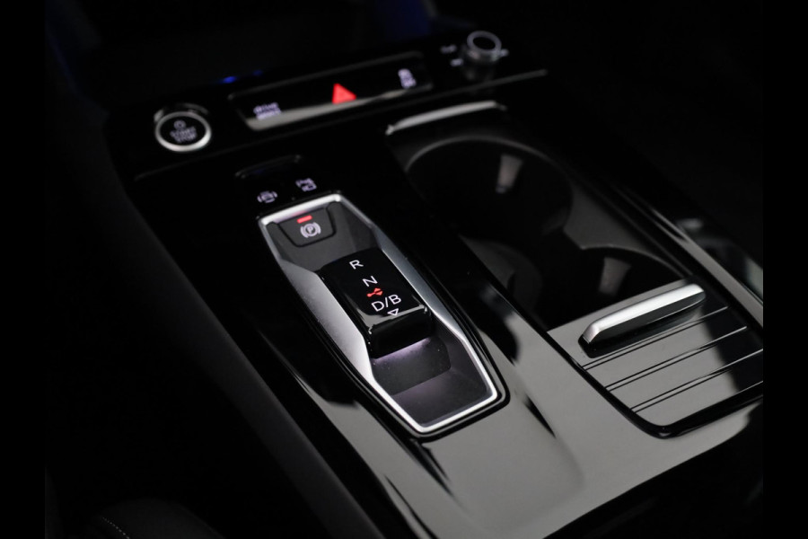 Audi Q6 e-tron S edition performance 100 kWh 306 pk | SOH 99,50% | Verlengde garantie | Navigatie | Warmetepomp | Panoramadak | Trekhaak (wegklapbaar) | Lederen bekleding | B&O Soundsystem | Rondomzicht camera | Head-up display | S-Line |