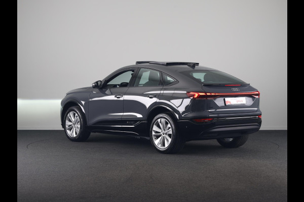Audi Q6 Sportback e-tron Advanced edition 83 kWh 252 pk | Private lease vanaf € 998,- per maand | Verlengde garantie | Navigatie | Warmtepomp | Panoramadak | Parkeersensoren (Park assist) | Rondomzicht camera | Stoelverwarming v/a |