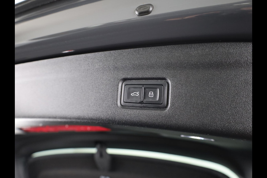 Audi Q6 Sportback e-tron Advanced edition 83 kWh 252 pk | Private lease vanaf € 998,- per maand | Verlengde garantie | Navigatie | Warmtepomp | Panoramadak | Parkeersensoren (Park assist) | Rondomzicht camera | Stoelverwarming v/a |