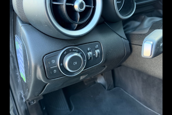 Alfa Romeo Giulia 2.0T Super | Leder | Pano | Camera | Stoel en stuurverwarming | Volledig onderhouden