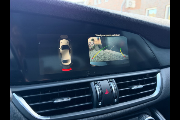 Alfa Romeo Giulia 2.0T Super | Leder | Pano | Camera | Stoel en stuurverwarming | Volledig onderhouden