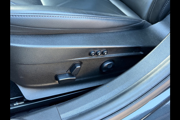 Alfa Romeo Giulia 2.0T Super | Leder | Pano | Camera | Stoel en stuurverwarming | Volledig onderhouden