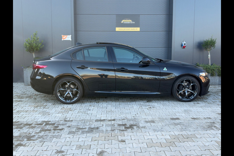 Alfa Romeo Giulia 2.0T Super | Leder | Pano | Camera | Stoel en stuurverwarming | Volledig onderhouden