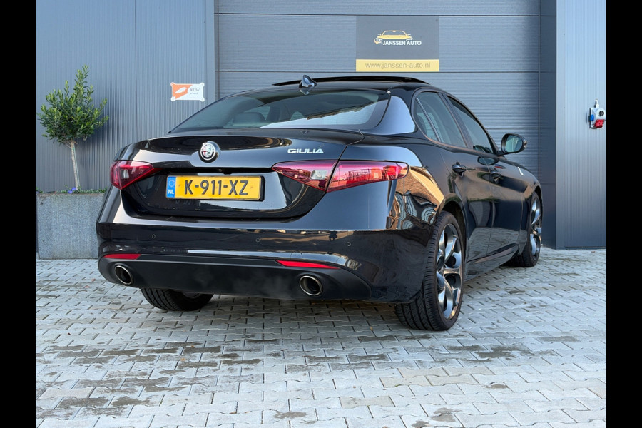 Alfa Romeo Giulia 2.0T Super | Leder | Pano | Camera | Stoel en stuurverwarming | Volledig onderhouden