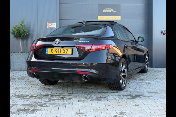 Alfa Romeo Giulia 2.0T Super | Leder | Pano | Camera | Stoel en stuurverwarming | Volledig onderhouden