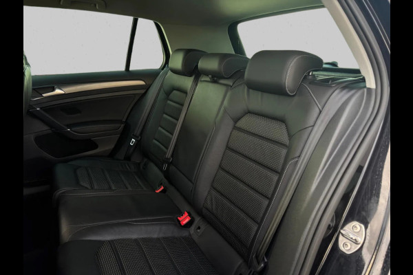 Volkswagen e-Golf E-Golf (NL-auto, Goed OndH, Leder Dynaudio, Digitale Dash, StoelV, Climate Con, Cruise Con, Etc)
