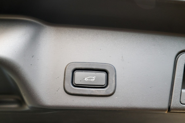 Land Rover Range Rover Evoque 1.5 P300e AWD SE | PANO | MEMORY | MERIDIAN | CAMERA | DODEHOEK |