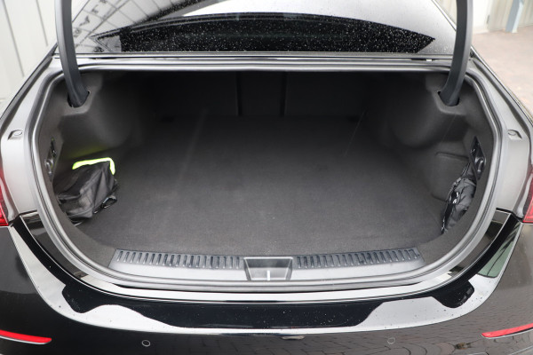 Mercedes-Benz E-Klasse AMG 53 4MATIC+ | Hyperscreen | Head-up | Massage | Achterasbesturing | Burmester 4D | Keyless-go | Distronic+ | Pano | Digital-l