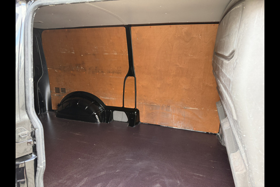 Volkswagen Transporter 2.0 TDI 110PK Euro 6 L2H1 Comfortline CarPlay/Cruise Control/Navigatie
