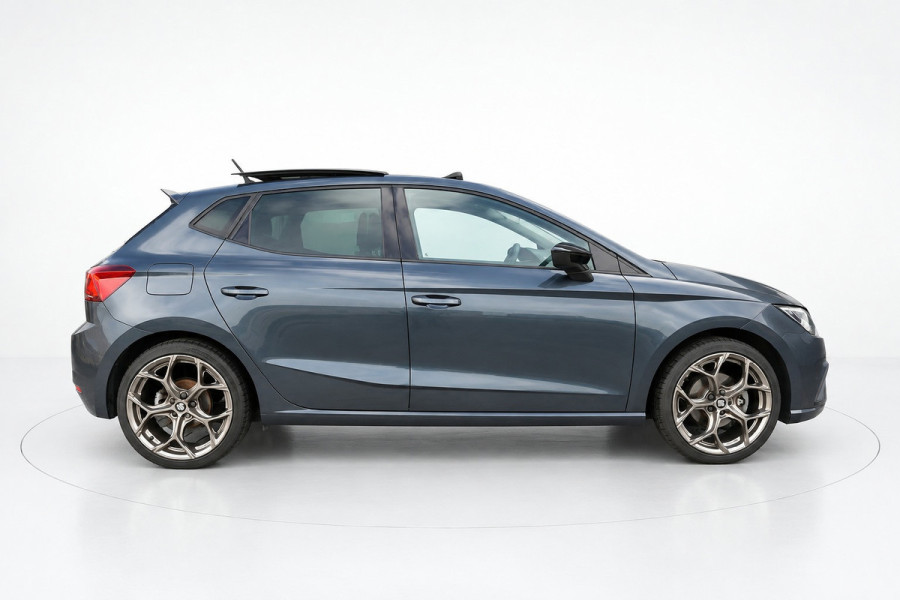 Seat Ibiza 1.0 TSI FR PANO VIRTUAL KEYLESS CAMERA SFEER CARPLAY