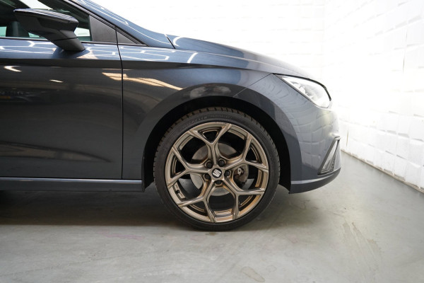 Seat Ibiza 1.0 TSI FR PANO VIRTUAL KEYLESS CAMERA SFEER CARPLAY