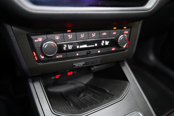 Seat Ibiza 1.0 TSI FR PANO VIRTUAL KEYLESS CAMERA SFEER CARPLAY