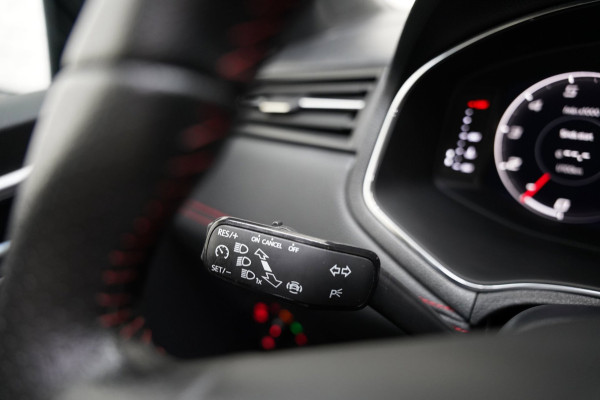 Seat Ibiza 1.0 TSI FR PANO VIRTUAL KEYLESS CAMERA SFEER CARPLAY