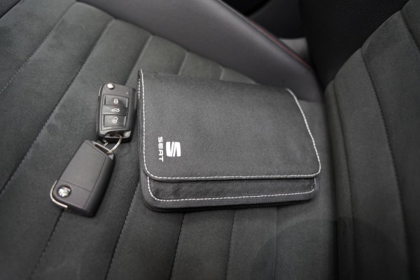 Seat Ibiza 1.0 TSI FR PANO VIRTUAL KEYLESS CAMERA SFEER CARPLAY