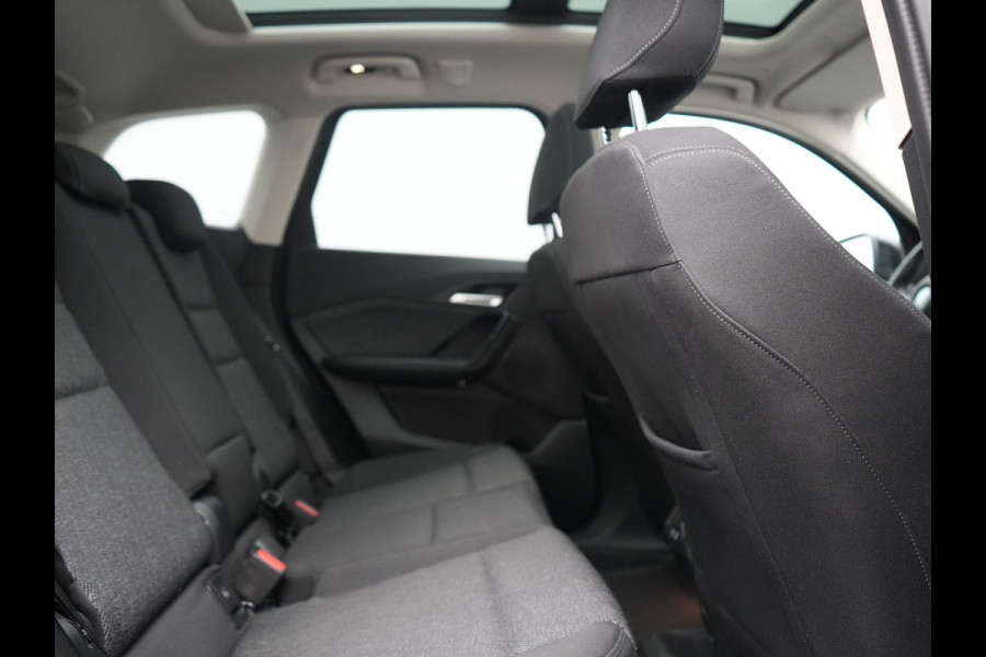 BMW iX1 xDrive30 67 kWh 313pk Dealer O.H | SOH 94,7% | Panodak | Camera | Stoelen Massage & Verwarmd | Blis | Apple Carplay | Cruise Control | DAB | Navigatie | Virtual | 18"L.M |