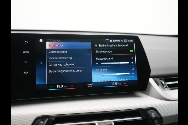 BMW iX1 xDrive30 67 kWh 313pk Dealer O.H | SOH 94,7% | Panodak | Camera | Stoelen Massage & Verwarmd | Blis | Apple Carplay | Cruise Control | DAB | Navigatie | Virtual | 18"L.M |