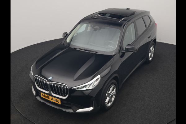 BMW iX1 xDrive30 67 kWh 313pk Dealer O.H | SOH 94,7% | Panodak | Camera | Stoelen Massage & Verwarmd | Blis | Apple Carplay | Cruise Control | DAB | Navigatie | Virtual | 18"L.M |