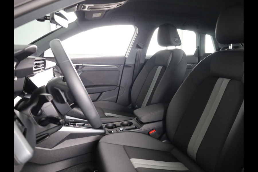 Audi A3 Sportback 40 TFSI e Pro Line 204pk | Navigatie via App | Stoelverwarming | Parkeersensoren | 17 inch lichtmetalen velgen | Verlengde garantie |