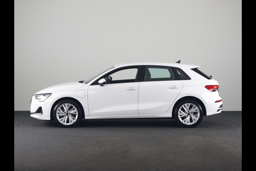 Audi A3 Sportback 40 TFSI e Pro Line 204pk | Navigatie via App | Stoelverwarming | Parkeersensoren | 17 inch lichtmetalen velgen | Verlengde garantie |