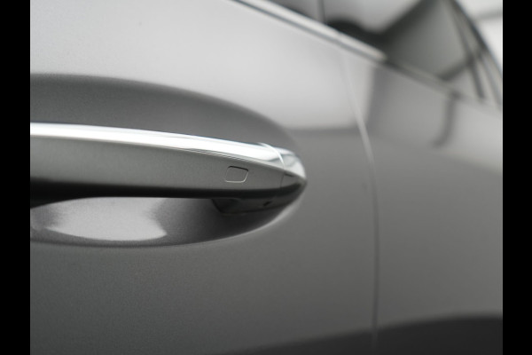 Mercedes-Benz EQA 250+ Business Line 71 kWh 190pk Dealer O.H. | Trekhaak Af Fabriek | Adaptive Cruise | 360 Camera | Sfeerverlichting | Sportstoelen & Stuur Verwarmd | Keyless | BLIS | Apple Carplay | Navigatie | DAB | Widescreen Navi |