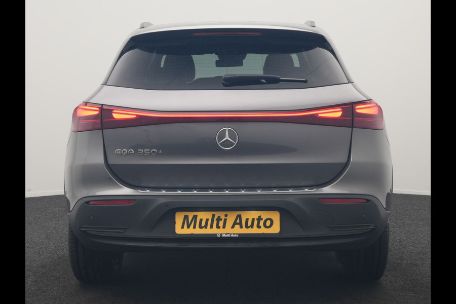 Mercedes-Benz EQA 250+ Business Line 71 kWh 190pk Dealer O.H. | Trekhaak Af Fabriek | Adaptive Cruise | 360 Camera | Sfeerverlichting | Sportstoelen & Stuur Verwarmd | Keyless | BLIS | Apple Carplay | Navigatie | DAB | Widescreen Navi |