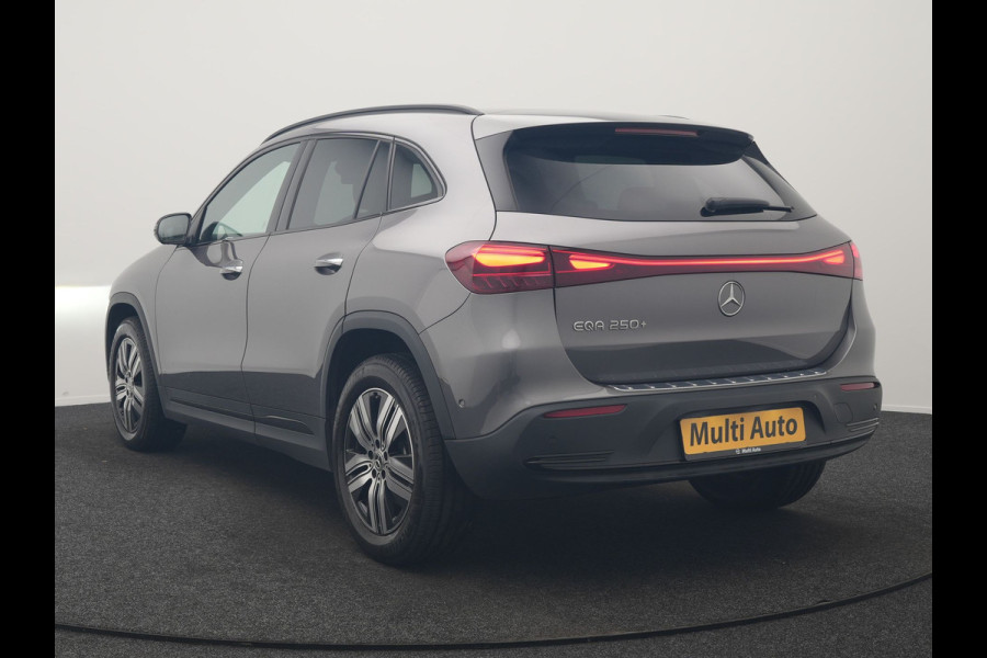 Mercedes-Benz EQA 250+ Business Line 71 kWh 190pk Dealer O.H. | Trekhaak Af Fabriek | Adaptive Cruise | 360 Camera | Sfeerverlichting | Sportstoelen & Stuur Verwarmd | Keyless | BLIS | Apple Carplay | Navigatie | DAB | Widescreen Navi |
