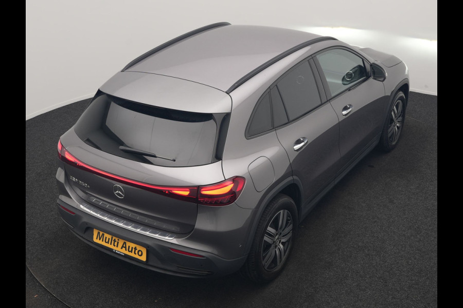 Mercedes-Benz EQA 250+ Business Line 71 kWh 190pk Dealer O.H. | Trekhaak Af Fabriek | Adaptive Cruise | 360 Camera | Sfeerverlichting | Sportstoelen & Stuur Verwarmd | Keyless | BLIS | Apple Carplay | Navigatie | DAB | Widescreen Navi |