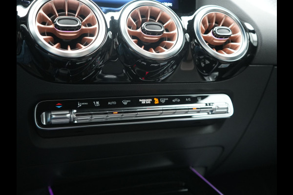 Mercedes-Benz EQA 250+ Business Line 71 kWh 190pk Dealer O.H. | Trekhaak Af Fabriek | Adaptive Cruise | 360 Camera | Sfeerverlichting | Sportstoelen & Stuur Verwarmd | Keyless | BLIS | Apple Carplay | Navigatie | DAB | Widescreen Navi |