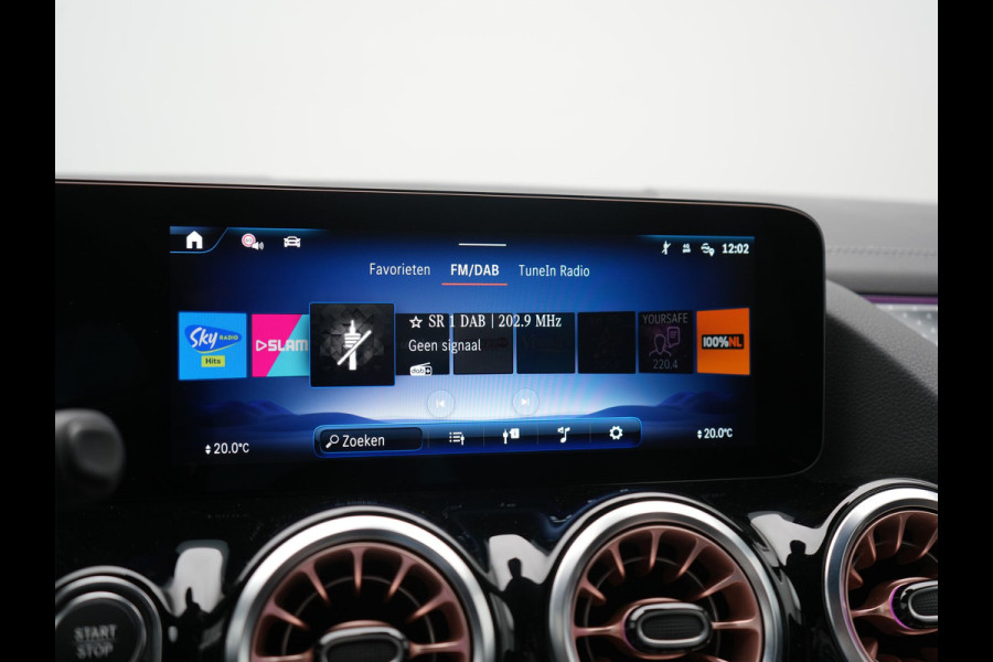 Mercedes-Benz EQA 250+ Business Line 71 kWh 190pk Dealer O.H. | Trekhaak Af Fabriek | Adaptive Cruise | 360 Camera | Sfeerverlichting | Sportstoelen & Stuur Verwarmd | Keyless | BLIS | Apple Carplay | Navigatie | DAB | Widescreen Navi |