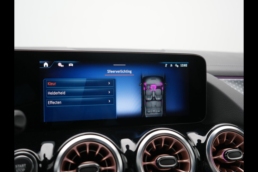 Mercedes-Benz EQA 250+ Business Line 71 kWh 190pk Dealer O.H. | Trekhaak Af Fabriek | Adaptive Cruise | 360 Camera | Sfeerverlichting | Sportstoelen & Stuur Verwarmd | Keyless | BLIS | Apple Carplay | Navigatie | DAB | Widescreen Navi |