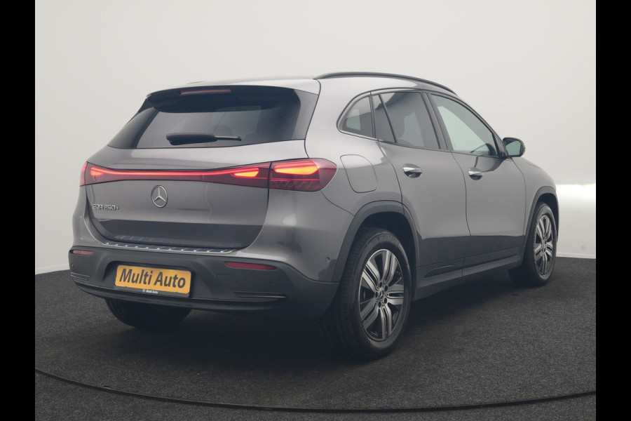 Mercedes-Benz EQA 250+ Business Line 71 kWh 190pk Dealer O.H. | Trekhaak Af Fabriek | Adaptive Cruise | 360 Camera | Sfeerverlichting | Sportstoelen & Stuur Verwarmd | Keyless | BLIS | Apple Carplay | Navigatie | DAB | Widescreen Navi |