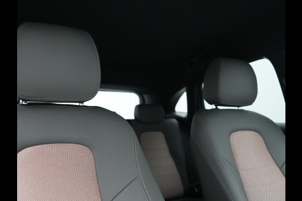 Mercedes-Benz EQA 250+ Business Line 71 kWh 190pk Dealer O.H. | Trekhaak Af Fabriek | Adaptive Cruise | 360 Camera | Sfeerverlichting | Sportstoelen & Stuur Verwarmd | Keyless | BLIS | Apple Carplay | Navigatie | DAB | Widescreen Navi |