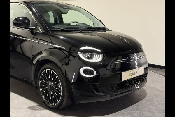 Fiat 500 La Prima 42 kWh | JBL! audio | Verwarmbare stoelen | Panorama dak | Full led |