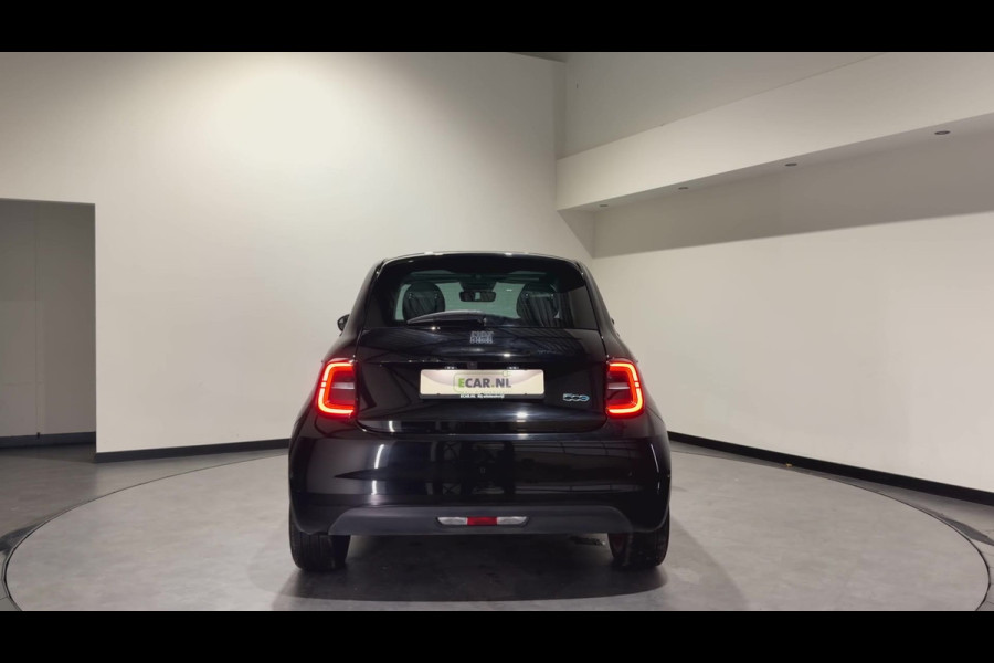 Fiat 500 La Prima 42 kWh | JBL! audio | Verwarmbare stoelen | Panorama dak | Full led |