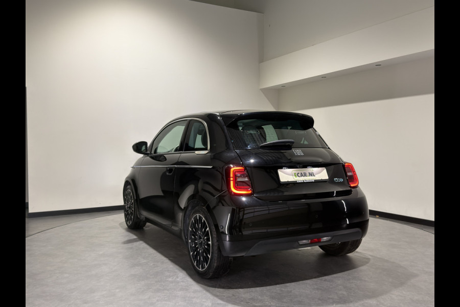 Fiat 500 La Prima 42 kWh | JBL! audio | Verwarmbare stoelen | Panorama dak | Full led |