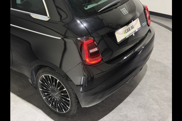 Fiat 500 La Prima 42 kWh | JBL! audio | Verwarmbare stoelen | Panorama dak | Full led |