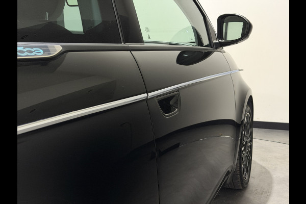 Fiat 500 La Prima 42 kWh | JBL! audio | Verwarmbare stoelen | Panorama dak | Full led |
