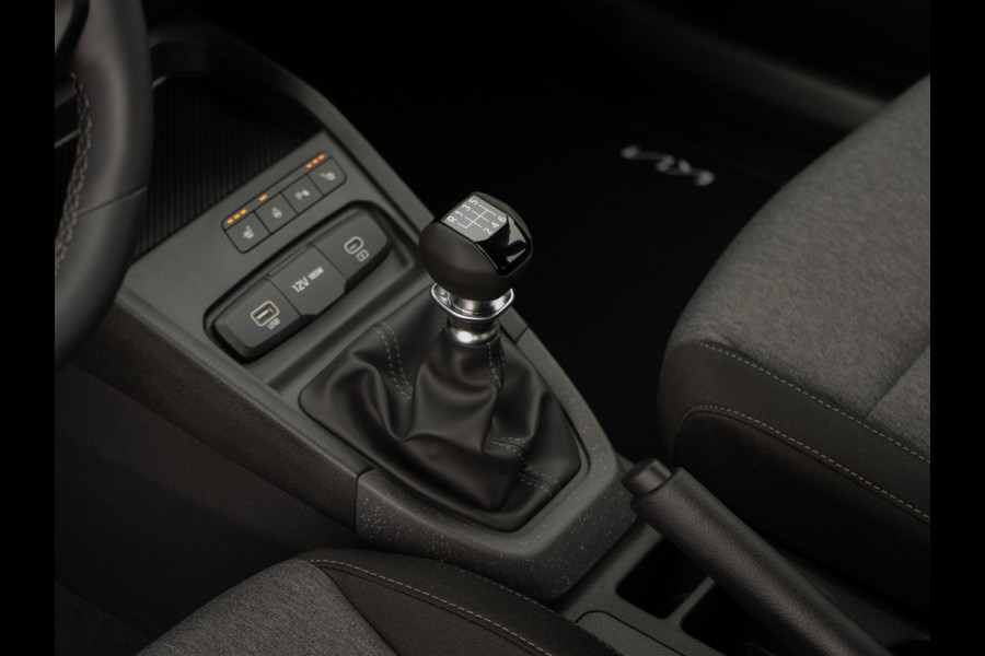 Kia Stonic 1.0 T-GDi MHEV DynamicLine ACTIEPRIJS! | Nieuwe auto uit voorraad | DIRECT LEVERBAAR | Navi. | Clima. | Parkeersensoren | Airco | Dakrails | Stoel&Stuur Verwarming