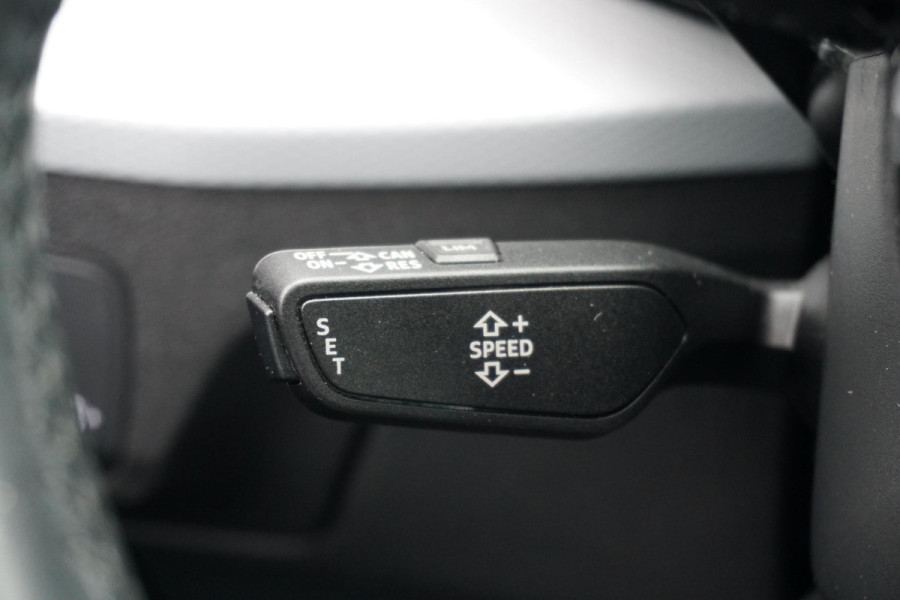Audi Q2 35 TFSI S Edition 150pk + NAVI / LED / STOELVERWARMING / DAB