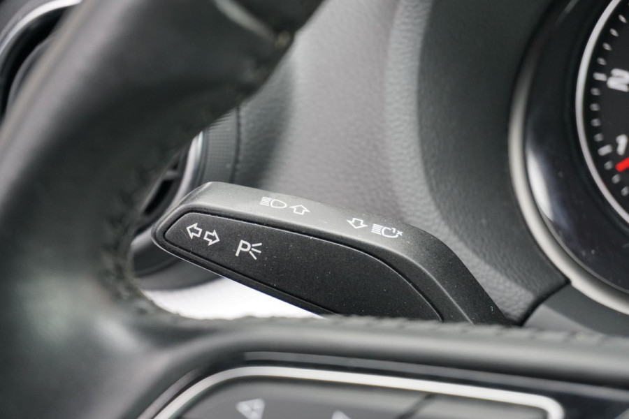 Audi Q2 35 TFSI S Edition 150pk + NAVI / LED / STOELVERWARMING / DAB