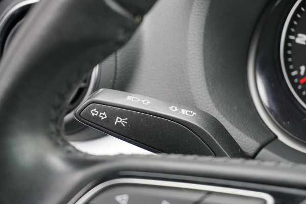 Audi Q2 35 TFSI S Edition 150pk + NAVI / LED / STOELVERWARMING / DAB