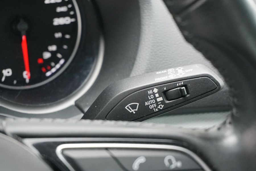 Audi Q2 35 TFSI S Edition 150pk + NAVI / LED / STOELVERWARMING / DAB