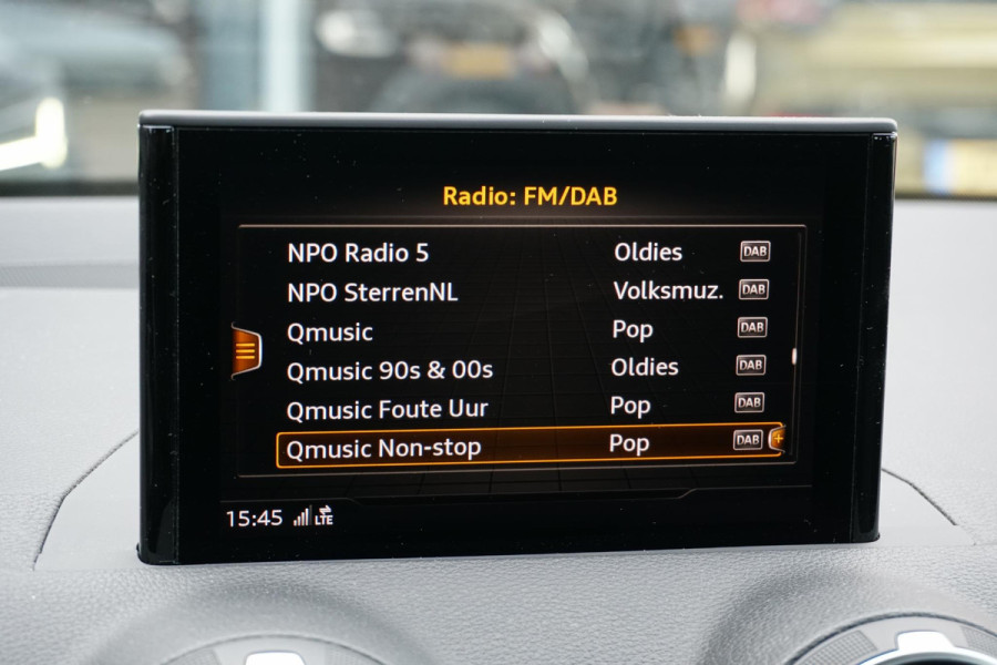 Audi Q2 35 TFSI S Edition 150pk + NAVI / LED / STOELVERWARMING / DAB
