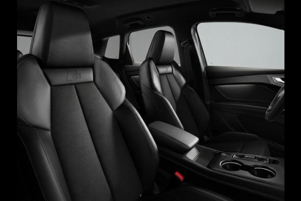 Audi Q4 e-tron S edition 40 204 pk | Optiekpakket zwart | Privacy glas | Trekhaak | Leder/stof bekleding |